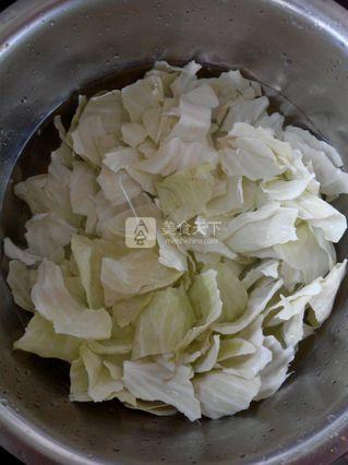 手撕包<a href=/shicai/shucai/BaiCai/index.html target=_blank><u>白菜</u></a>