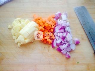 咖喱<a href=/shicai/rouqin/NiuRou/index.html target=_blank><u>牛肉</u></a>饭