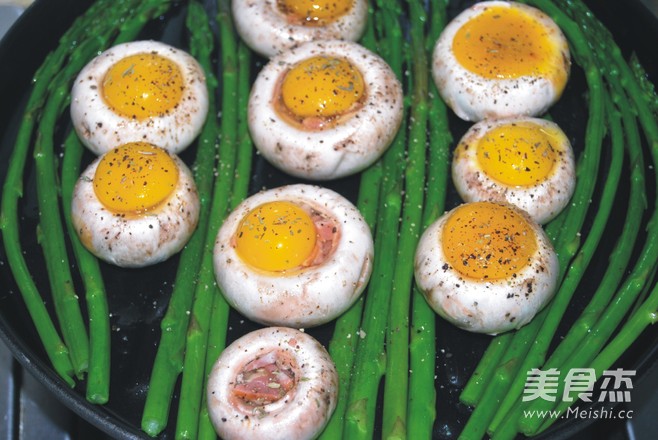 <a href=/shicai/rouqin/AnChunDan/index.html target=_blank><u><a href=/shicai/rouqin/AnChun/index.html target=_blank><u>鹌鹑</u></a>蛋</u></a>烤磨菇的做法