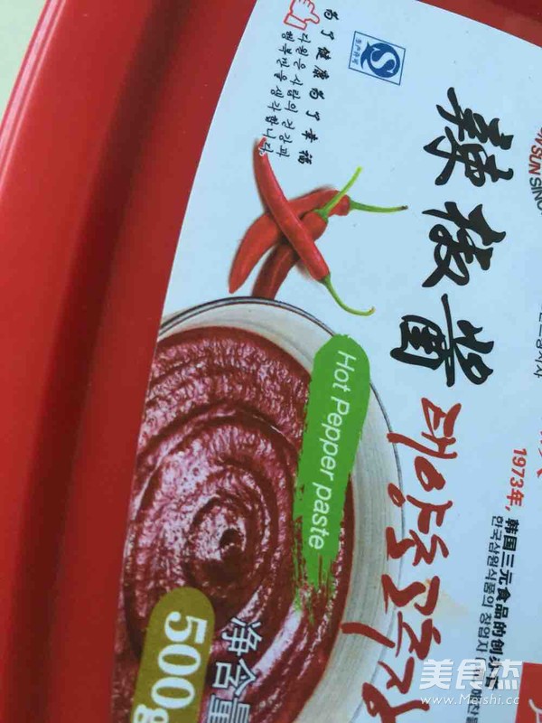 <a href=/shicai/rouqin/NiuPai/index.html target=_blank><u>牛排</u></a>包饭的做法