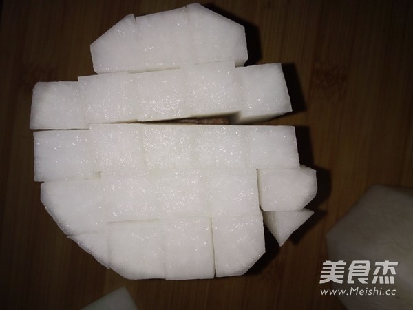泡<a href=/shicai/shucai/LuoBo/index.html target=_blank><u>萝卜</u></a>(两吃)的做法