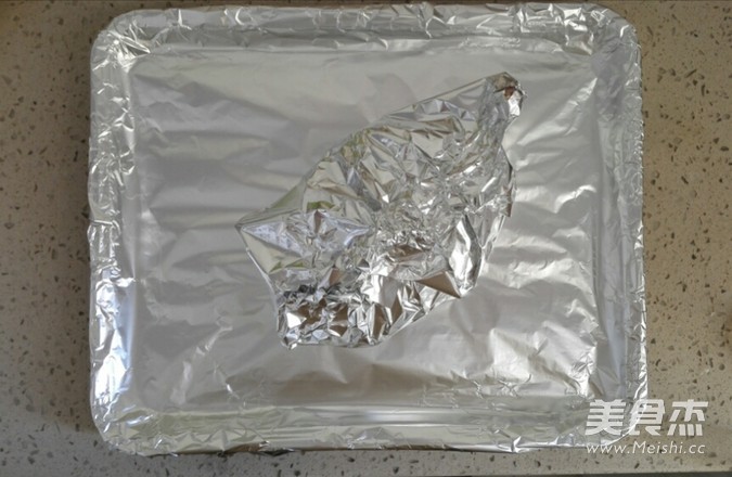 蜜汁烤<a href=/shicai/rouqin/YaTui/index.html target=_blank><u>鸭腿</u></a>的做法