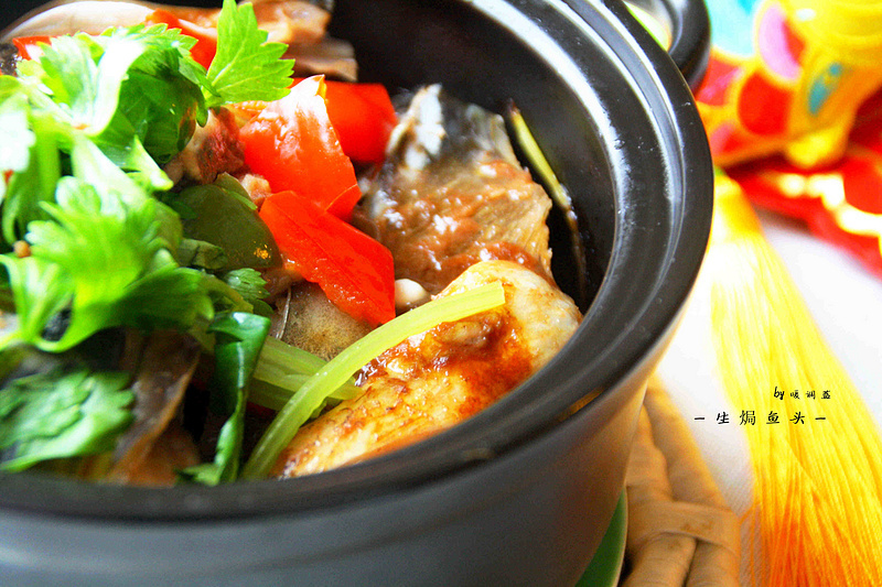 【生焗<a href=/shicai/shuichanpin/YuYuTou/index.html target=_blank><u>鱼头</u></a>】:偷师大厨做美味的做法