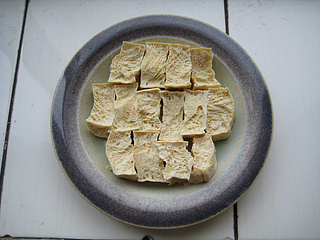 鲜虾蒸<a href=/shicai/mimian/DouFu/index.html target=_blank><u>豆腐</u></a>