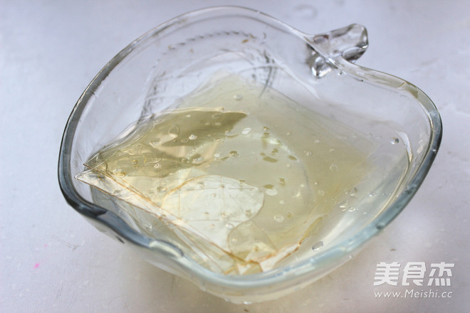 果酱<a href=/shicai/mimian/NaiLao/index.html target=_blank><u>奶酪</u></a>杯的做法