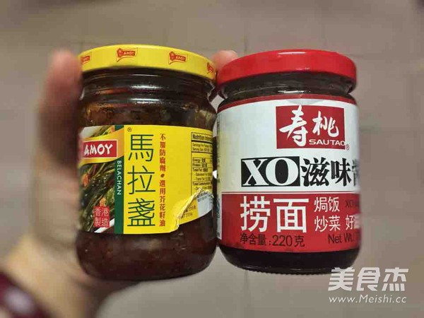 <a href=/shicai/shucai/BanLi/index.html target=_blank><u>板栗</u></a>焖鸡的做法