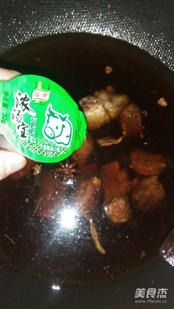 <a href=/shicai/rouqin/PaiGu/index.html target=_blank><u>排骨</u></a>烧<a href=/shicai/shucai/HuLuoBo/index.html target=_blank><u>胡<a href=/shicai/shucai/LuoBo/index.html target=_blank><u>萝卜</u></a></u></a>的做法