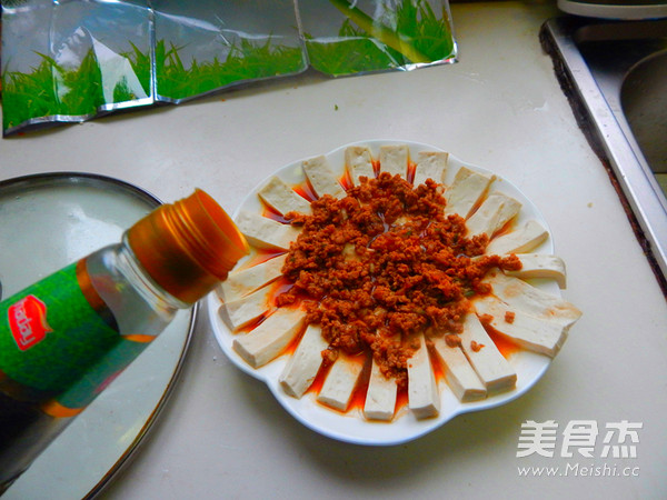 肉末蒸<a href=/shicai/mimian/DouFu/index.html target=_blank><u>豆腐</u></a>的做法