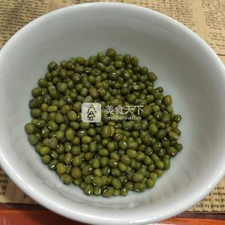 红<a href=/shicai/guopin/Zao/index.html target=_blank><u>枣</u></a><a href=/shicai/mimian/LvDou/index.html target=_blank><u>绿豆</u></a>养生饮