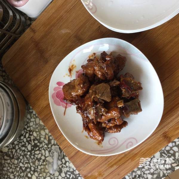 红烧<a href=/shicai/rouqin/PaiGu/index.html target=_blank><u>排骨</u></a>的做法