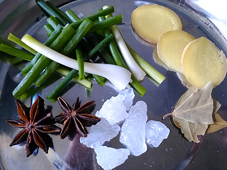 <a href=/shicai/shucai/HuLuoBo/index.html target=_blank><u>胡<a href=/shicai/shucai/LuoBo/index.html target=_blank><u>萝卜</u></a></u></a>烧<a href=/shicai/rouqin/NiuRou/index.html target=_blank><u>牛肉</u></a>