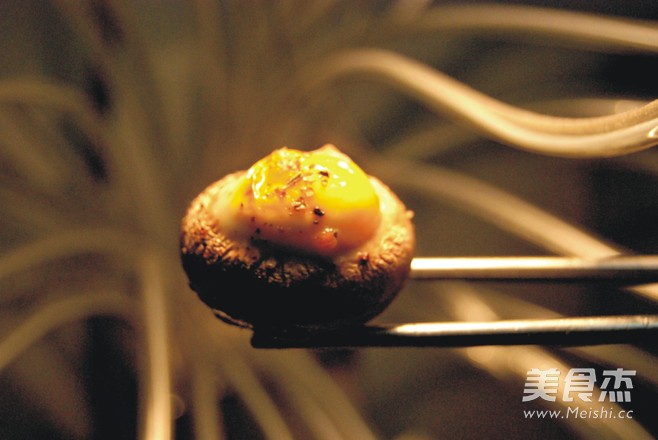 <a href=/shicai/rouqin/AnChunDan/index.html target=_blank><u><a href=/shicai/rouqin/AnChun/index.html target=_blank><u>鹌鹑</u></a>蛋</u></a>烤磨菇的做法