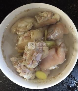 焖<a href=/shicai/rouqin/ZhuTi/index.html target=_blank><u>猪蹄</u></a>