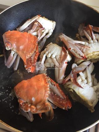 <a href=/shicai/mimian/DouFu/index.html target=_blank><u>豆腐</u></a>蟹煲