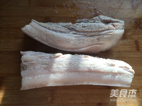 <a href=/shicai/shucai/MeiGanCai/index.html target=_blank><u>梅干菜</u></a>烧肉的做法