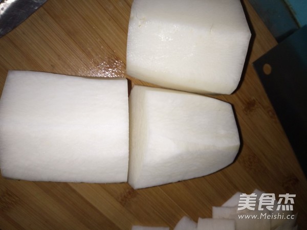 泡<a href=/shicai/shucai/LuoBo/index.html target=_blank><u>萝卜</u></a>(两吃)的做法