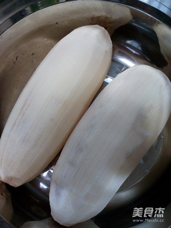 冰糖<a href=/shicai/mimian/NuoMi/index.html target=_blank><u>糯米</u></a><a href=/shicai/shucai/Ou/index.html target=_blank><u>藕</u></a>的做法