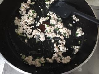 酸<a href=/shicai/shucai/DouJiao/index.html target=_blank><u>豆角</u></a>炒肉末