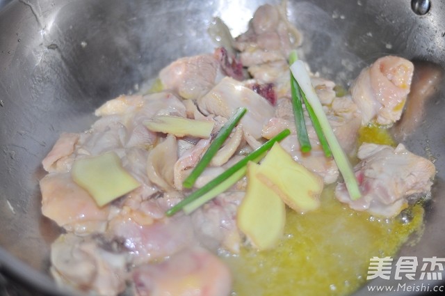 慈姑烧鸡的做法