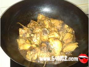 <a href=/shicai/rouqin/ZhengJi/index.html target=_blank><u>鸡肉</u></a>炖<a href=/shicai/shucai/MoGu/index.html target=_blank><u>蘑菇</u></a>4