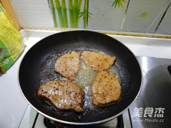 黑椒<a href=/shicai/rouqin/ZhuPai/index.html target=_blank><u>猪排</u></a>的做法