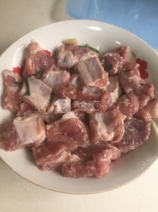 蒸<a href=/shicai/rouqin/PaiGu/index.html target=_blank><u>排骨</u></a>