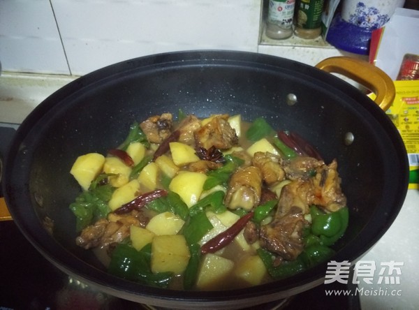 新疆大盘鸡的做法