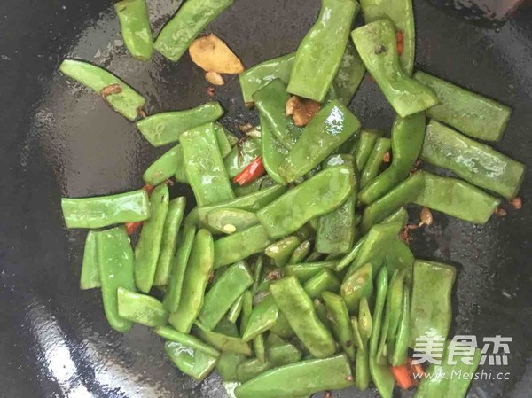 干煸<a href=/shicai/mimian/YunDou/index.html target=_blank><u>芸豆</u></a>的做法