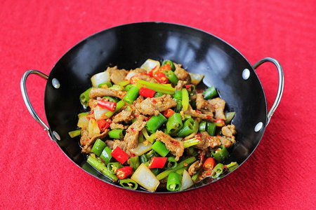 干锅<a href=/shicai/rouqin/YangRou/index.html target=_blank><u>羊肉</u></a>的做法