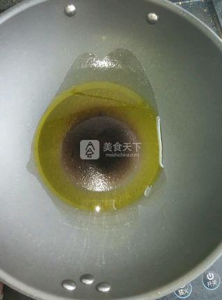 <a href=/shicai/shucai/QiuKui/index.html target=_blank><u>秋葵</u></a>炒<a href=/shicai/rouqin/JiDan/index.html target=_blank><u>鸡蛋</u></a>