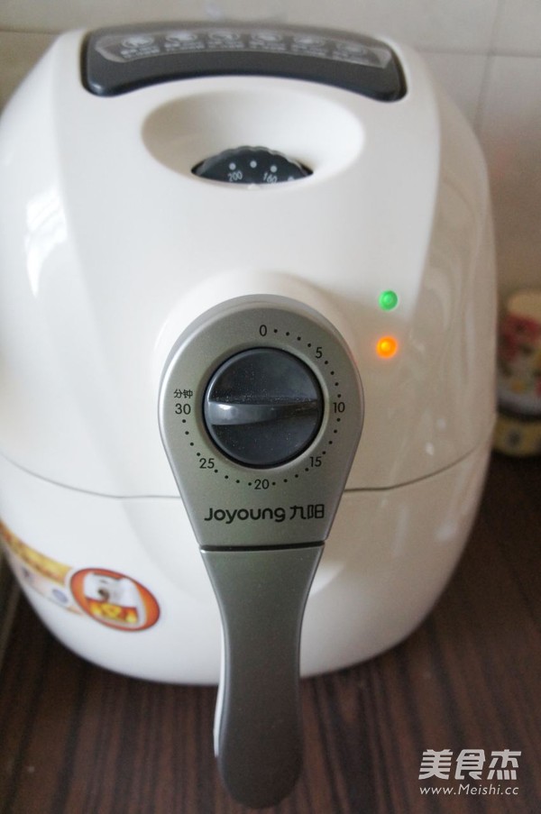 #恒大兴安橄榄油<a href=/shicai/guopin/HuaSheng/index.html target=_blank><u>花生</u></a>酱#的做法