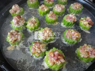 酿<a href=/shicai/shucai/KuGua/index.html target=_blank><u>苦瓜</u></a>