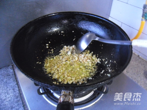 蒜香<a href=/shicai/guopin/Xing/index.html target=_blank><u>杏</u></a>鲍菇的做法