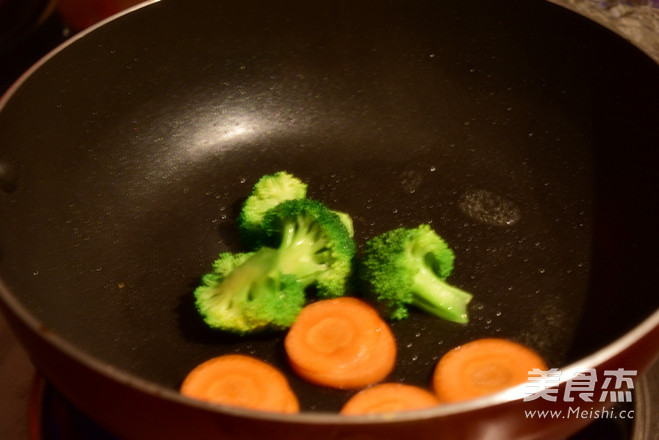 #圣诞节#黑椒嫩肩<a href=/shicai/rouqin/NiuPai/index.html target=_blank><u>牛排</u></a>的做法