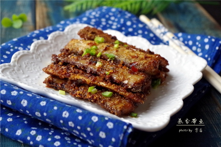 蒜香<a href=/shicai/shuichanpin/DaiYu/index.html target=_blank><u>带鱼</u></a>的做法