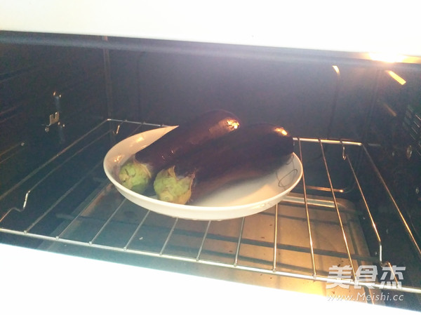 肉末烤<a href=/shicai/shucai/QieZi/index.html target=_blank><u>茄子</u></a>的做法