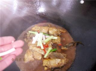 <a href=/shicai/diaoweipin/DouChi/index.html target=_blank><u>豆豉</u></a>辣酱烧鱼块