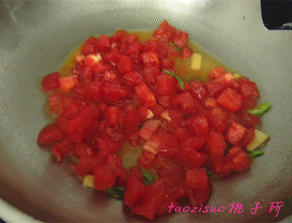 番茄烧<a href=/shicai/mimian/DouFu/index.html target=_blank><u>豆腐</u></a>