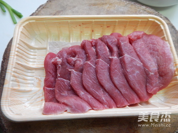 <a href=/shicai/shucai/QinCai/index.html target=_blank><u>芹菜</u></a>炒<a href=/shicai/rouqin/NiuRou/index.html target=_blank><u>牛肉</u></a>丝的做法