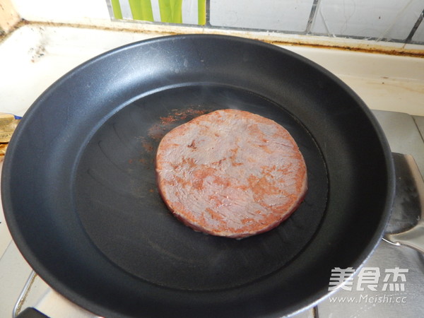 黑椒<a href=/shicai/rouqin/NiuPai/index.html target=_blank><u>牛排</u></a>的做法