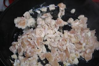 <a href=/shicai/guopin/LianZi/index.html target=_blank><u>莲子</u></a>鸡丁