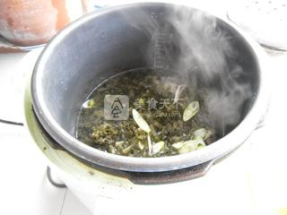 雪菜炖<a href=/shicai/shucai/TuDou/index.html target=_blank><u>土豆</u></a>