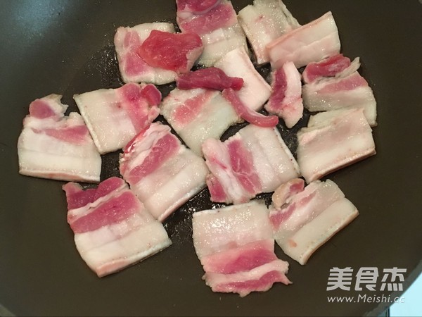 干锅<a href=/shicai/shucai/CaiHua/index.html target=_blank><u>菜花</u></a>的做法