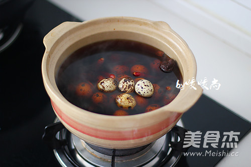 五香<a href=/shicai/rouqin/AnChunDan/index.html target=_blank><u><a href=/shicai/rouqin/AnChun/index.html target=_blank><u>鹌鹑</u></a>蛋</u></a>的做法