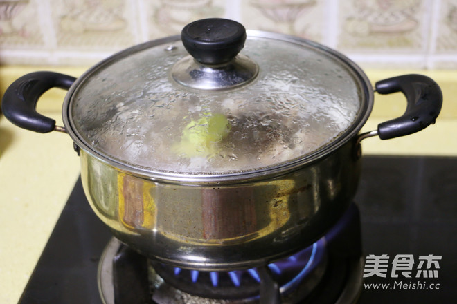 <a href=/shicai/shucai/HuLuoBo/index.html target=_blank><u>胡<a href=/shicai/shucai/LuoBo/index.html target=_blank><u>萝卜</u></a></u></a><a href=/shicai/shucai/TuDou/index.html target=_blank><u>土豆</u></a>炖<a href=/shicai/rouqin/NiuRou/index.html target=_blank><u>牛肉</u></a>的做法