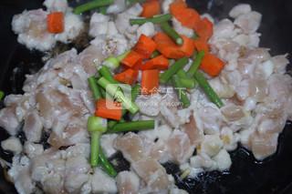 <a href=/shicai/guopin/LianZi/index.html target=_blank><u>莲子</u></a>鸡丁