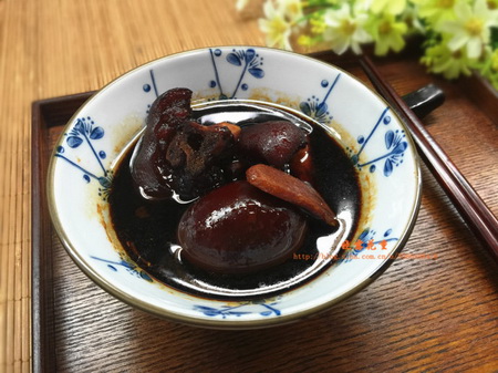 <a href=/shicai/rouqin/ZhuJiao/index.html target=_blank><u>猪脚</u></a>姜<a href=/shicai/diaoweipin/Cu/index.html target=_blank><u>醋</u></a>的做法