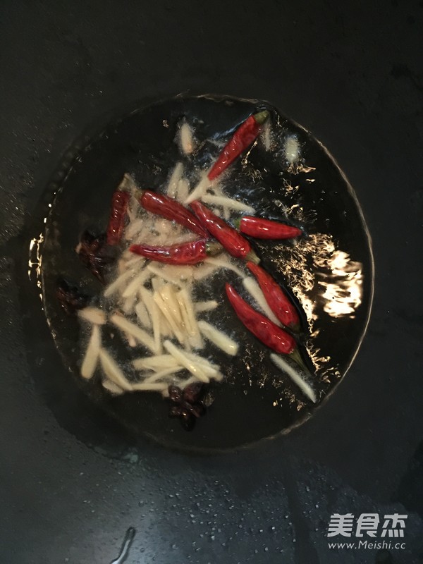 酸菜汆白肉的做法