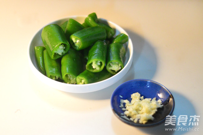 虎皮尖椒的做法