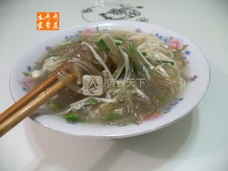 <a href=/shicai/rouqin/ZhuRou/index.html target=_blank><u>猪肉</u></a>金针菇<a href=/shicai/mimian/FenSi/index.html target=_blank><u>粉丝</u></a>汤